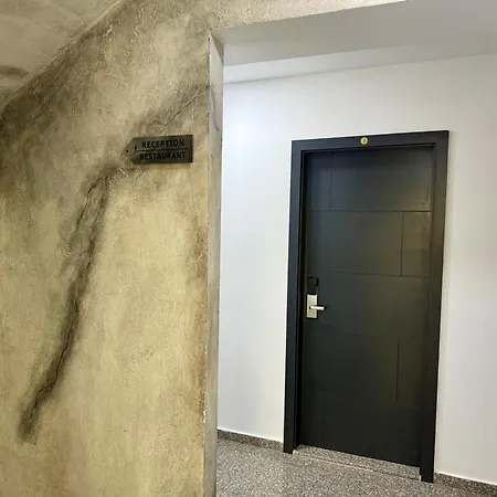Eleni 4*